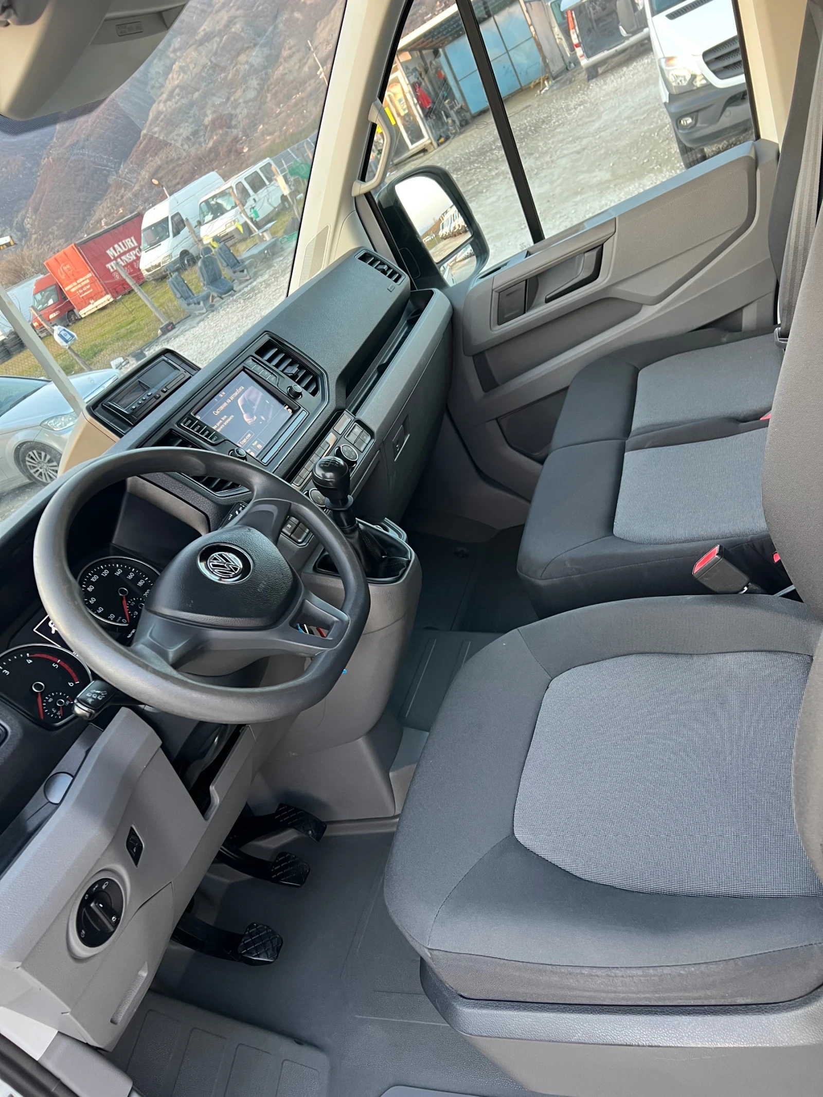 VW Crafter MAXI - KLIMA, снимка 16 - Бусове и автобуси - 53851895