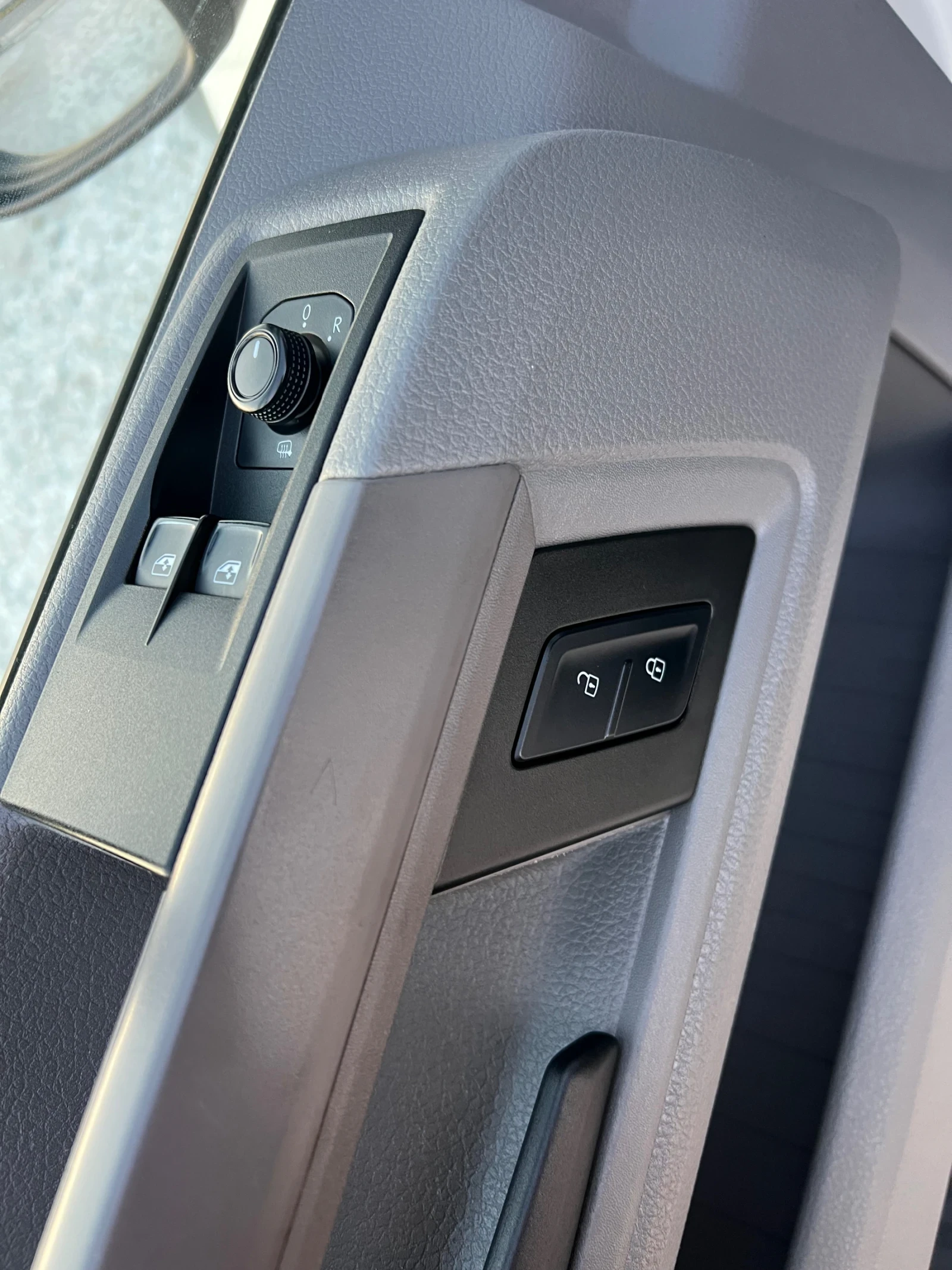 VW Crafter MAXI - KLIMA, снимка 15 - Бусове и автобуси - 53851895