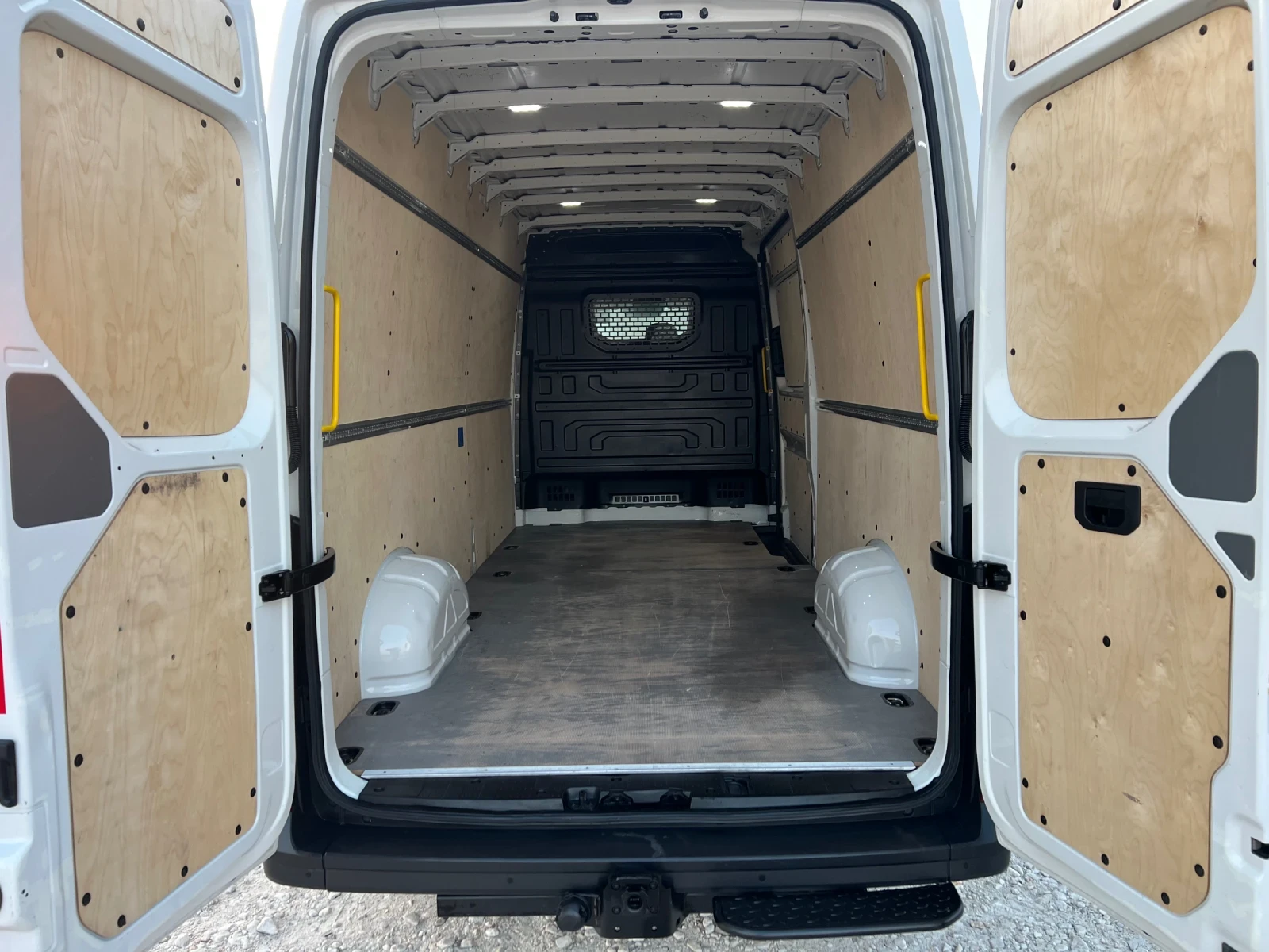 VW Crafter MAXI - KLIMA, снимка 11 - Бусове и автобуси - 53851895