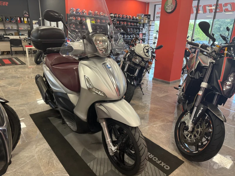 Piaggio Beverly 350 ABS ASR SPORT TOURING, снимка 2 - Мотоциклети и мототехника - 51288289
