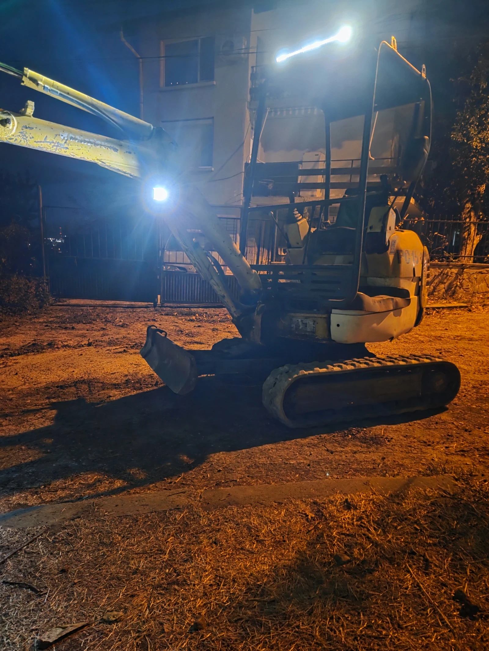 Багер Komatsu PC15R, снимка 2 - Индустриална техника - 53877865