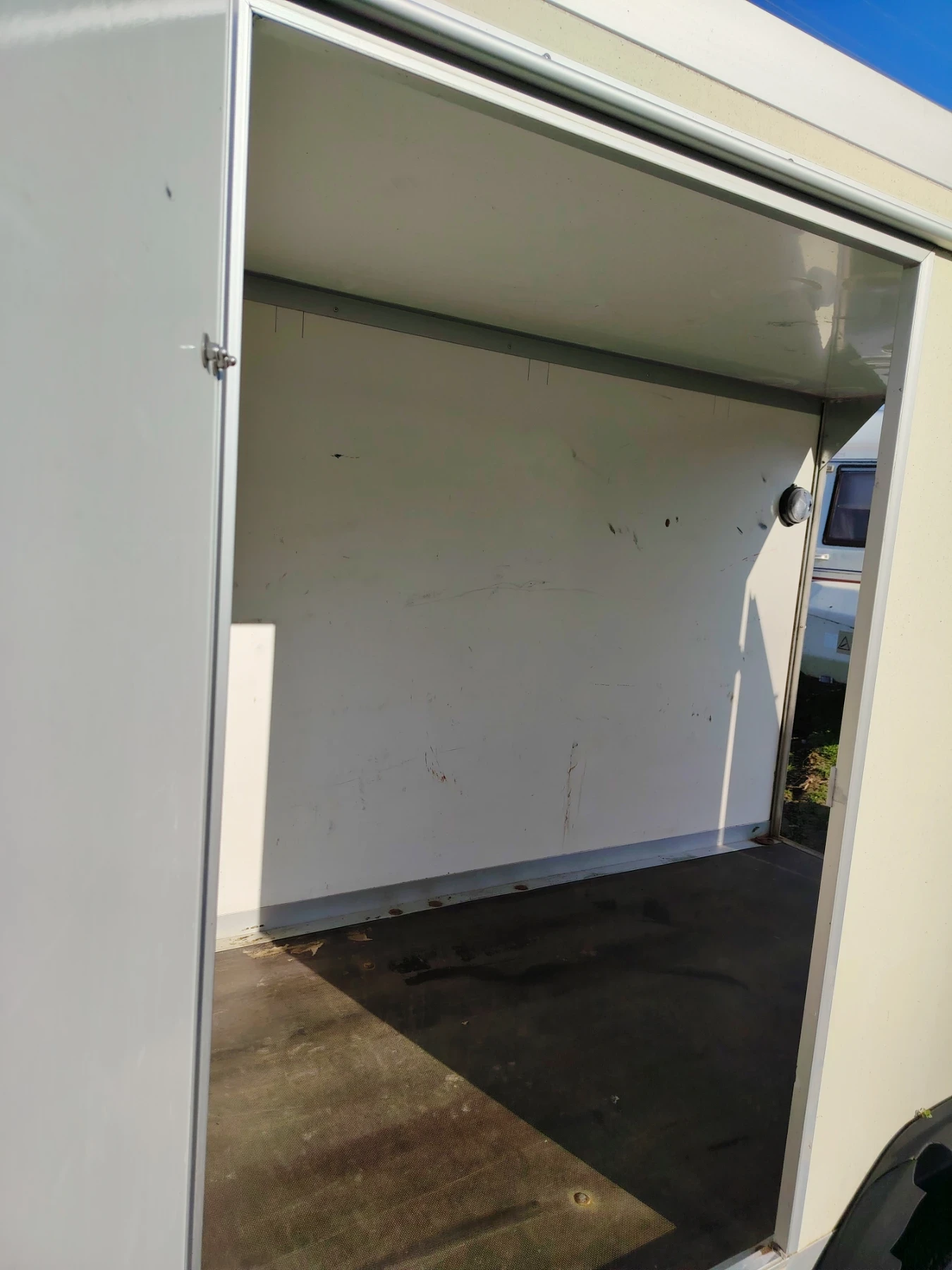 �� ��������� Wm Meyer | Mobile.bg � ����������� 5