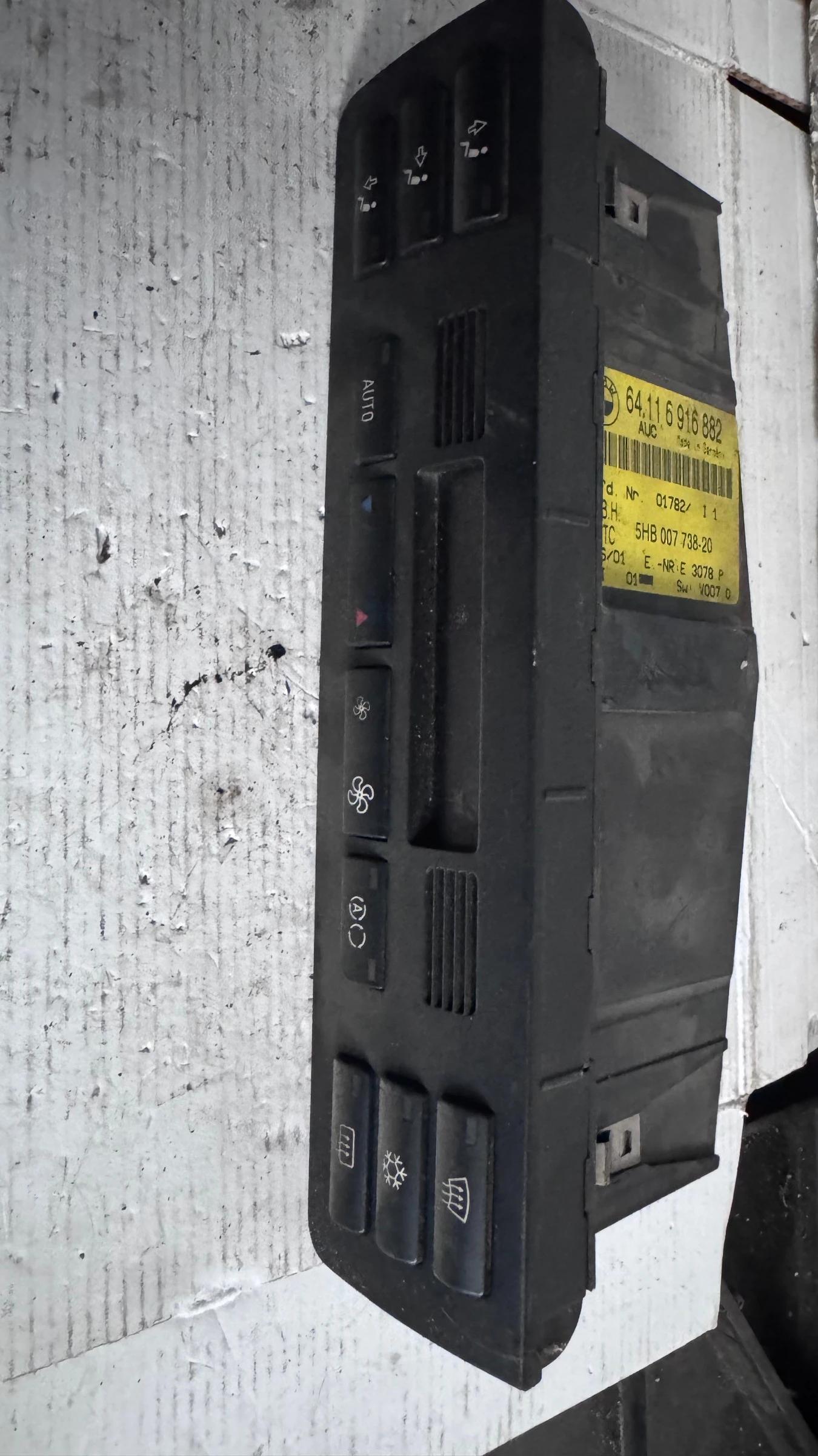   /  /  a BMW E46 -  64.116916882 / 5HB007738-11 | Mobile.bg   1