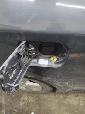 Toyota Avensis 1.8 LPG, снимка 9