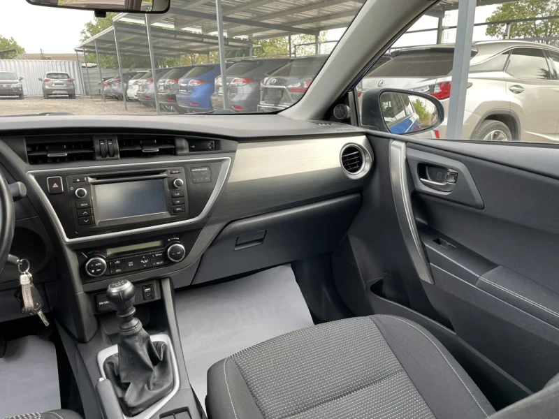 Toyota Auris 1.6/Kamera /Tempomat , снимка 10 - Автомобили и джипове - 47184367