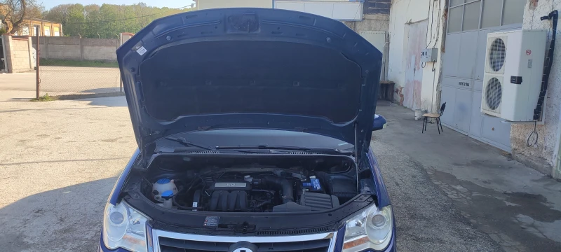 VW Touran 1.6, снимка 13 - Автомобили и джипове - 52412117
