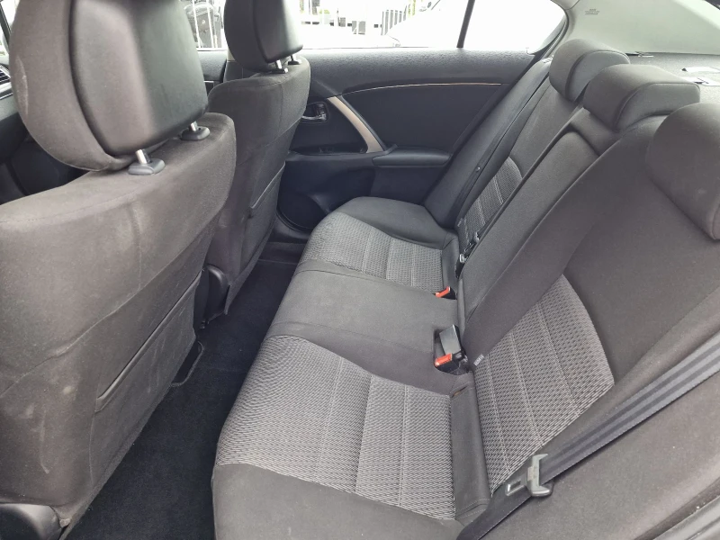 Toyota Avensis 1.8VVTI LPG , снимка 9 - Автомобили и джипове - 51482943
