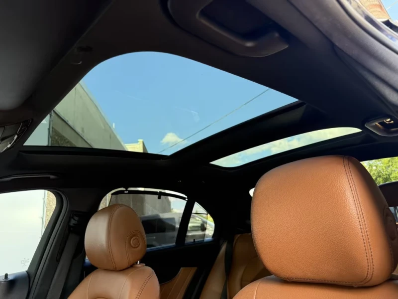 Mercedes-Benz C 300 AMG-LINE/245HP/PANO/MEMO/BURM/CAM/LED/NAVI/270g, снимка 7 - Автомобили и джипове - 51593809