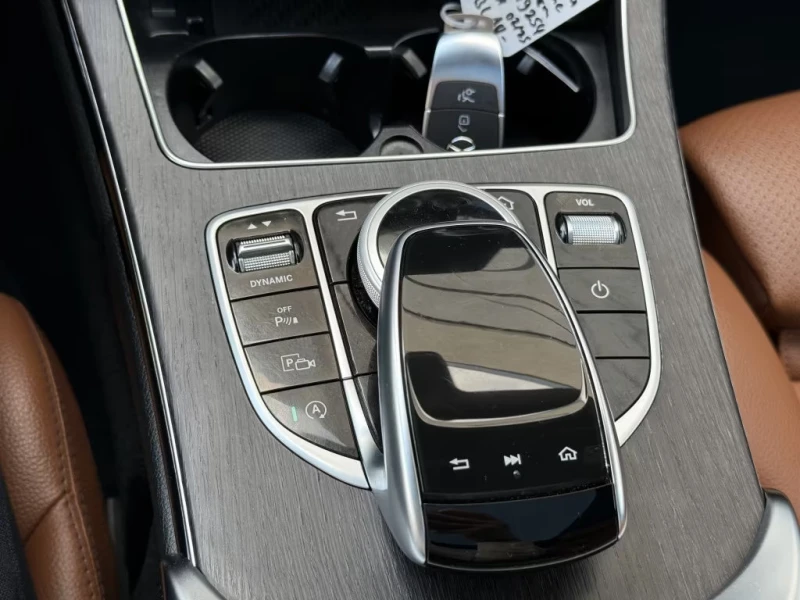 Mercedes-Benz C 300 AMG-LINE/245HP/PANO/MEMO/BURM/CAM/LED/NAVI/270g, снимка 12 - Автомобили и джипове - 51593809