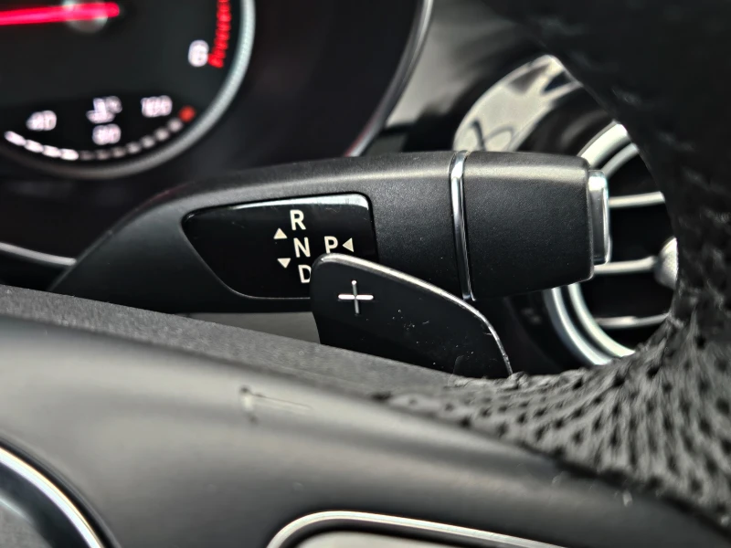 Mercedes-Benz C 220 AMG/9G/GERMANY/CAMERA/AMBIENT/FULL LED/AUTO H/LIZI, снимка 12 - Автомобили и джипове - 52308287