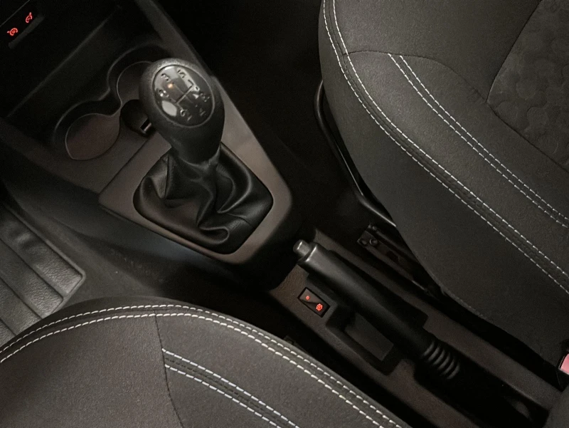 Dacia Lodgy 1.2 TCe Stepway AHK| TEMPOMAT| KLIMA| PDC, снимка 14 - Автомобили и джипове - 52539755