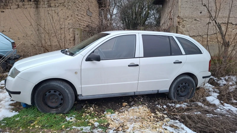 Skoda Fabia, снимка 2 - Автомобили и джипове - 53252803