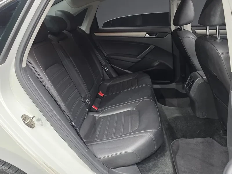 VW Passat 1.8 Tsi B7, снимка 12 - Автомобили и джипове - 55038302