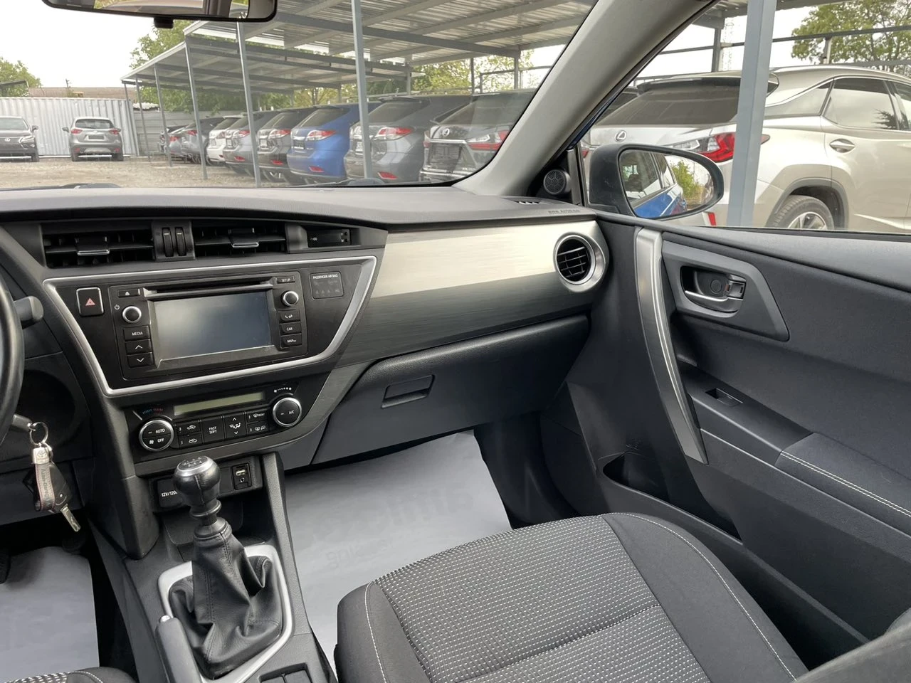 Toyota Auris 1.6/Kamera /Tempomat  - изображение 10