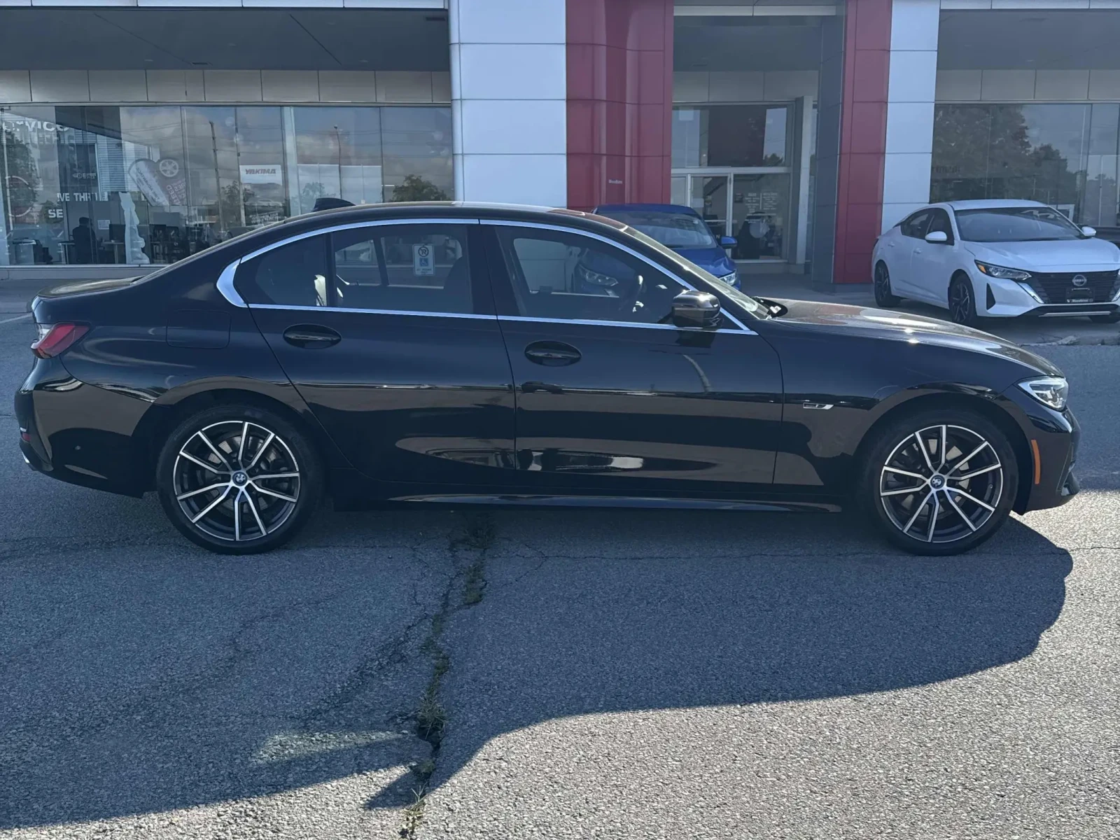 BMW 330 * CARFAX* КРЕДИТ БЕЗ ПЪРВОНАЧАЛНА ВНОСКА! - изображение 4