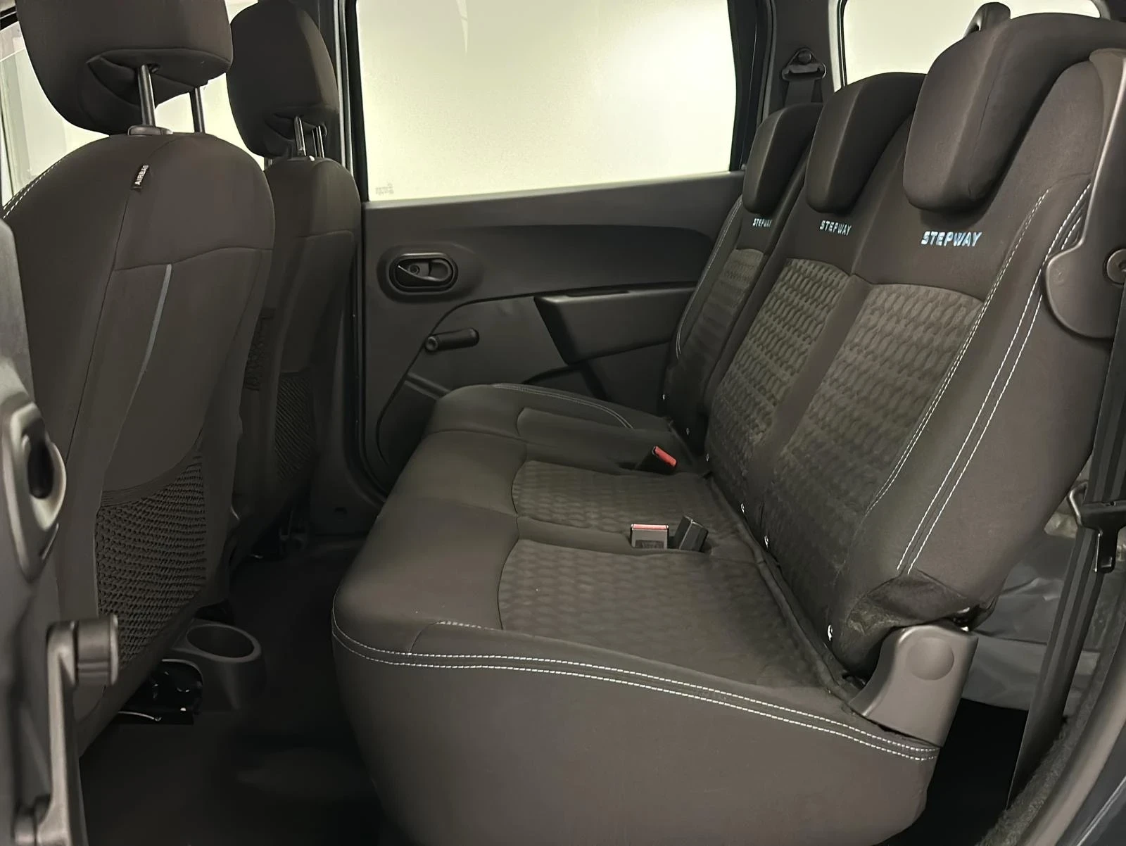 Dacia Lodgy 1.2 TCe Stepway AHK| TEMPOMAT| KLIMA| PDC - изображение 10