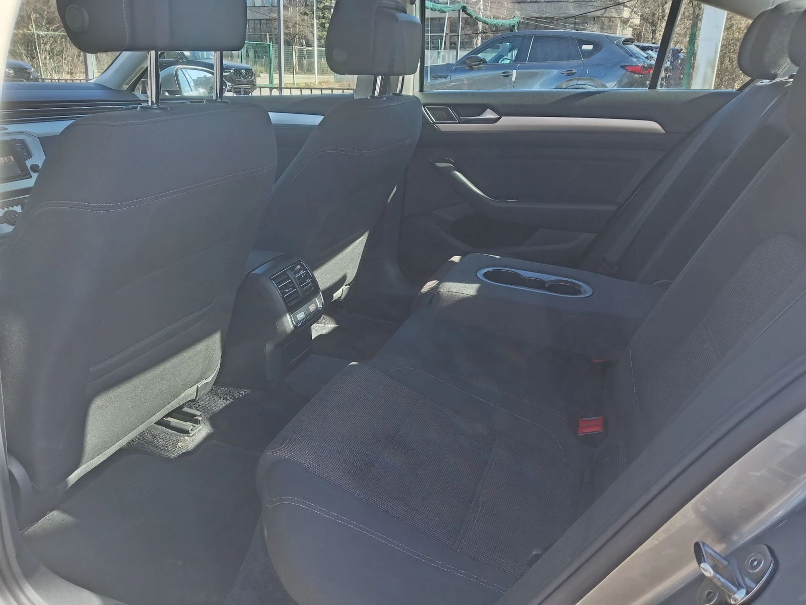 VW Passat 2.0TDI DSG | Mobile.bg � ����������� 10