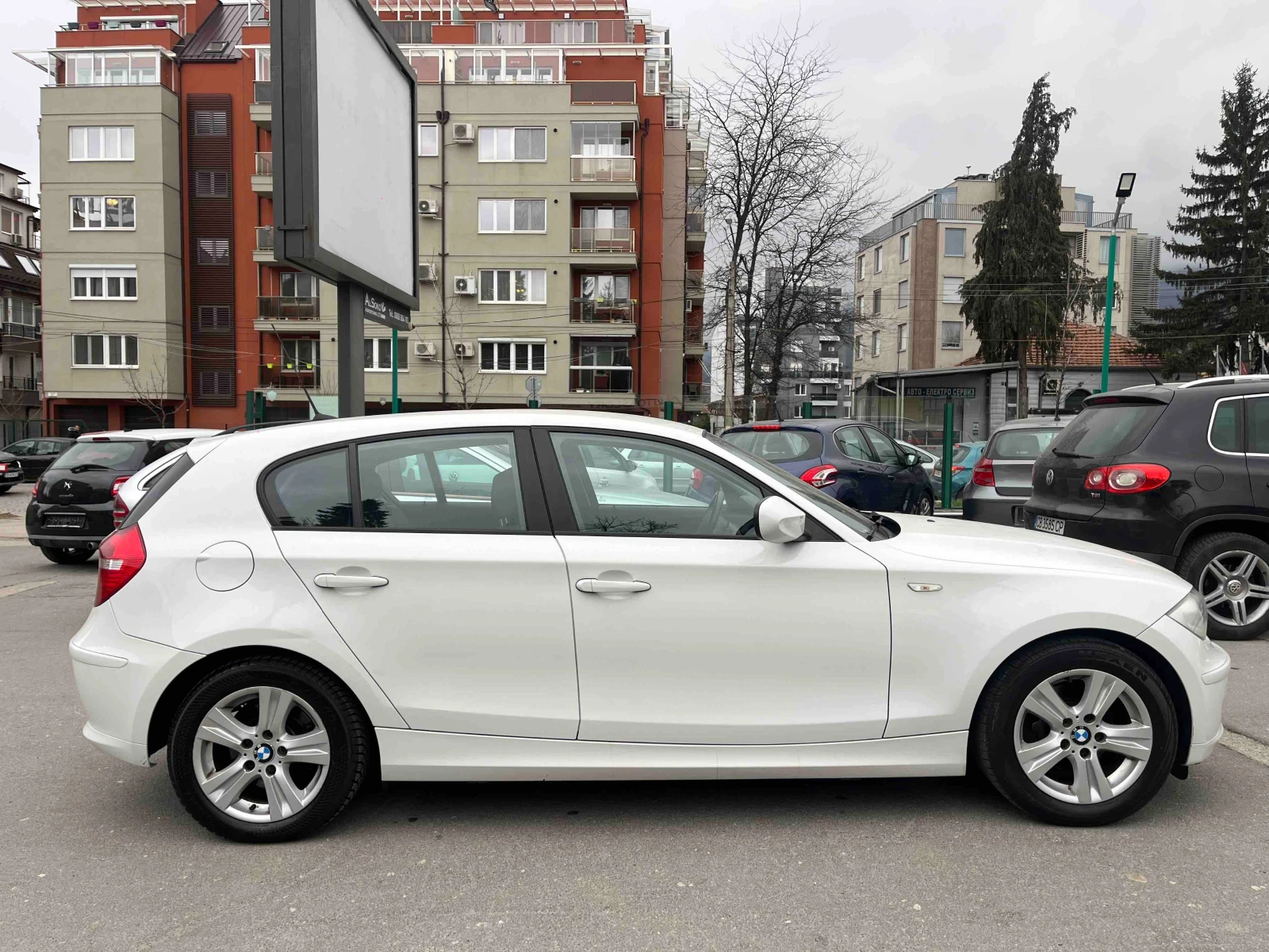 BMW 118 2.0 DISEL, снимка 3 - Автомобили и джипове - 53987201