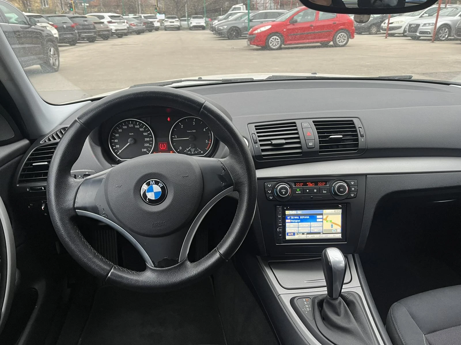 BMW 118 2.0 DISEL, снимка 6 - Автомобили и джипове - 53987201