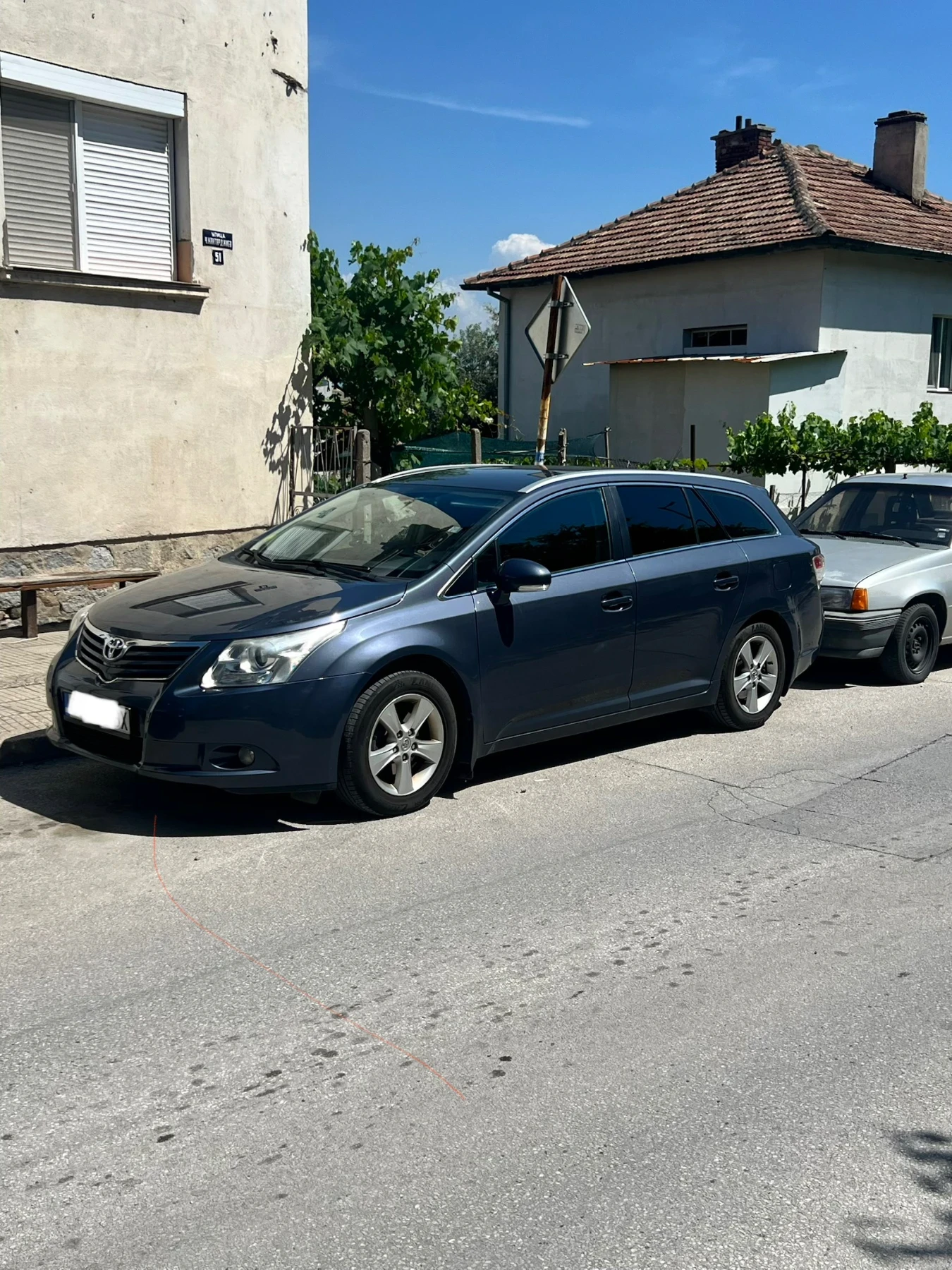 Toyota Avensis 1.8 LPG, снимка 2 - Автомобили и джипове - 54703857