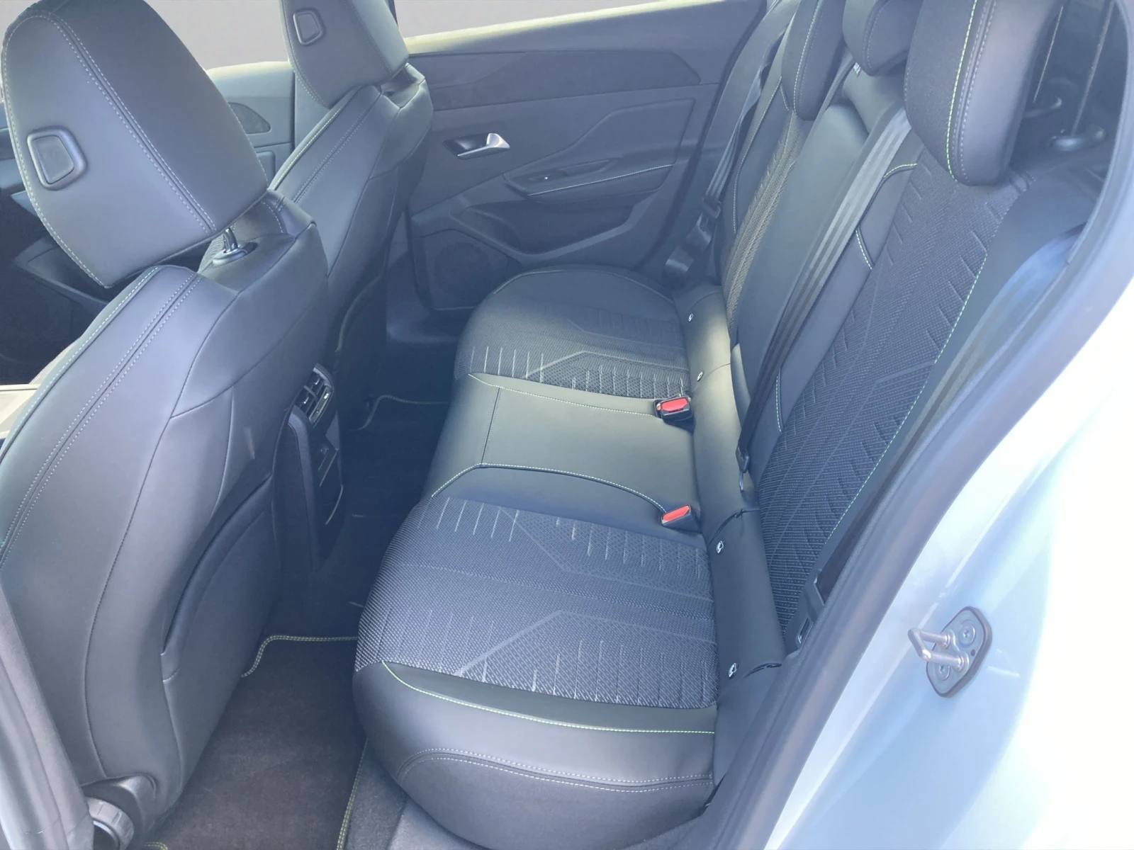 Peugeot 308 MCA GT  HYBRID 145 48V e-DCS6 EURO 6.4, снимка 10 - Автомобили и джипове - 54959630