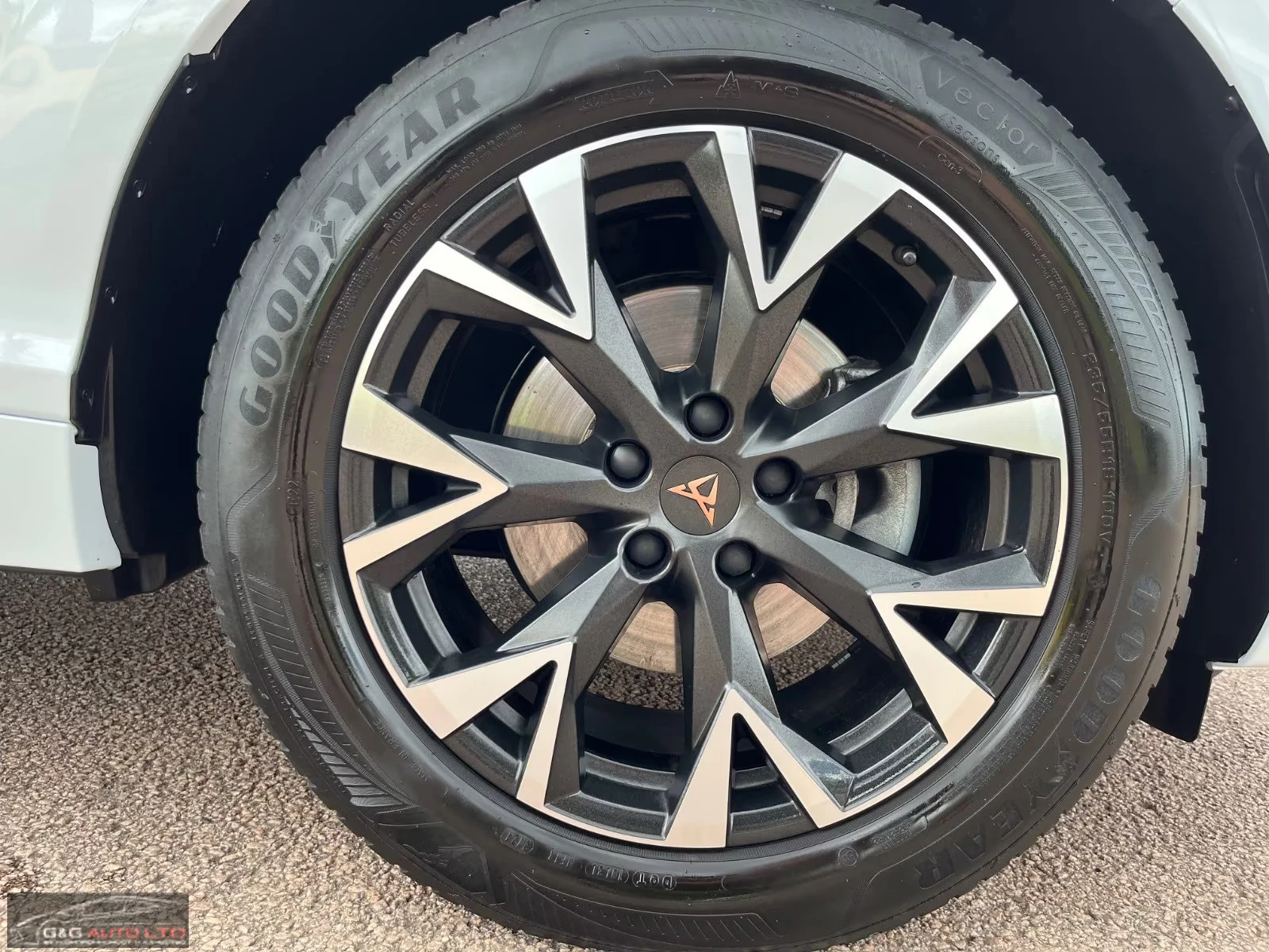 Cupra Terramar 1.5eTSI/150HP/MEMO/360/HUD/NAVI/KLESS/CPLAY/431q | Mobile.bg � ����������� 15