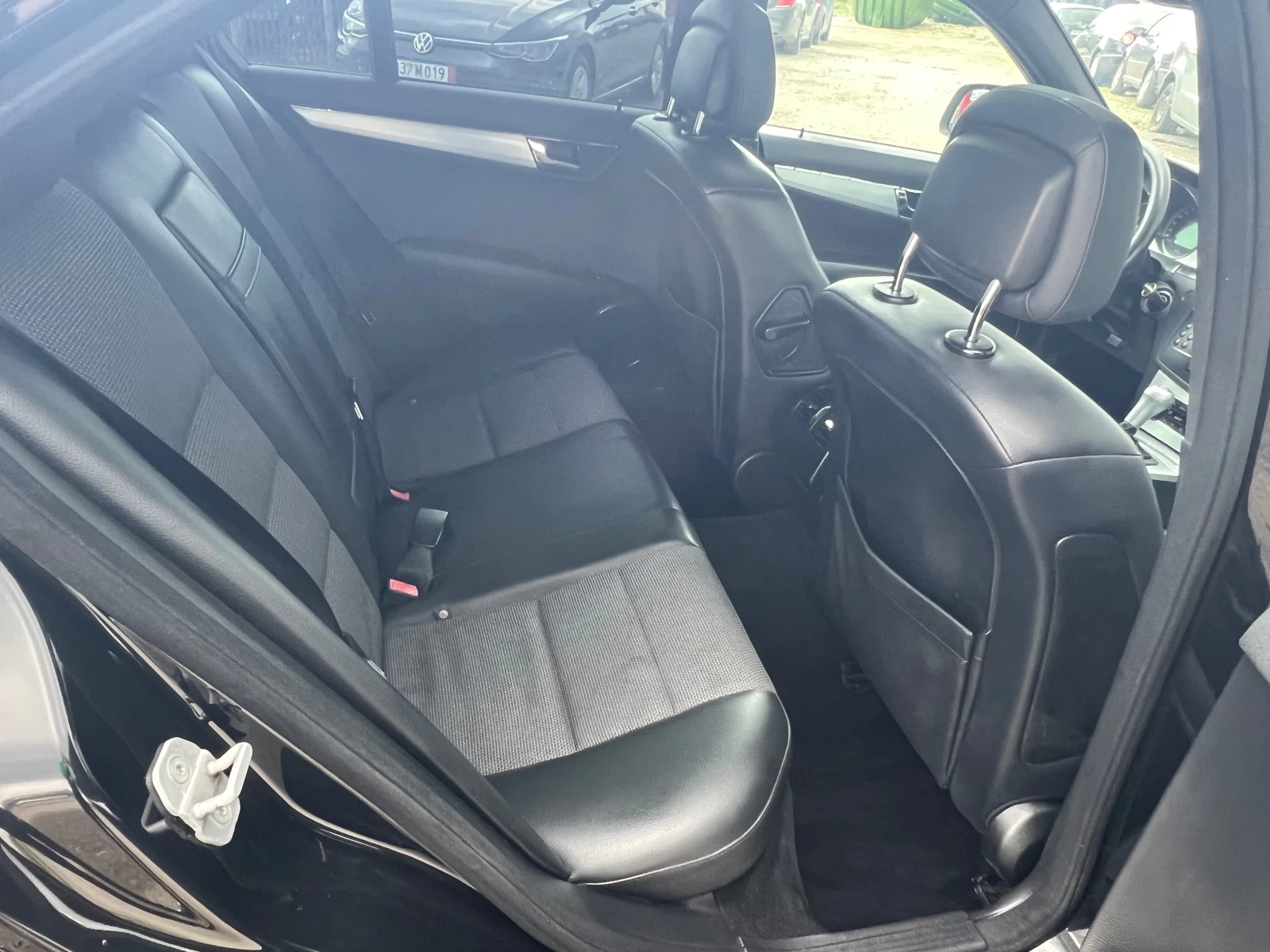 Mercedes-Benz C 320, снимка 15 - Автомобили и джипове - 55501337
