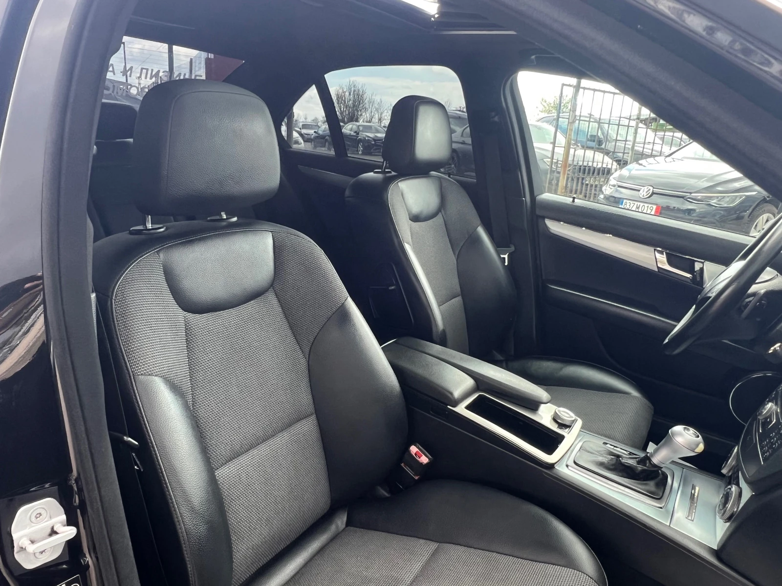 Mercedes-Benz C 320, снимка 16 - Автомобили и джипове - 55501337
