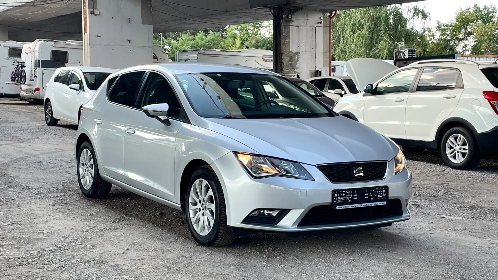 Seat Leon КАТО НОВ!!!, снимка 3 - Автомобили и джипове - 55621802