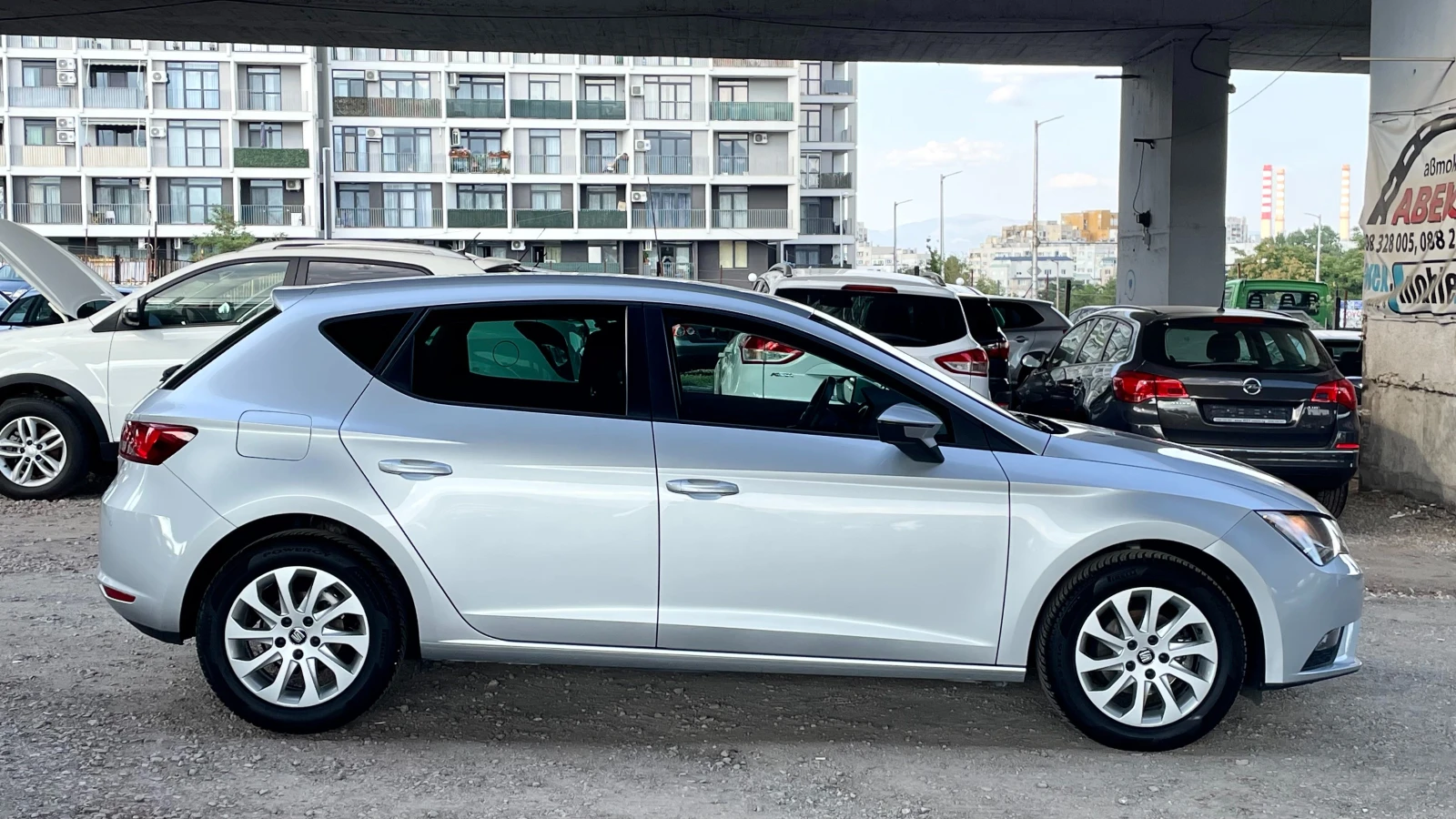 Seat Leon КАТО НОВ!!!, снимка 4 - Автомобили и джипове - 55621802