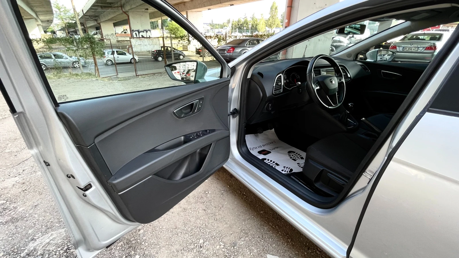 Seat Leon КАТО НОВ!!!, снимка 11 - Автомобили и джипове - 55621802