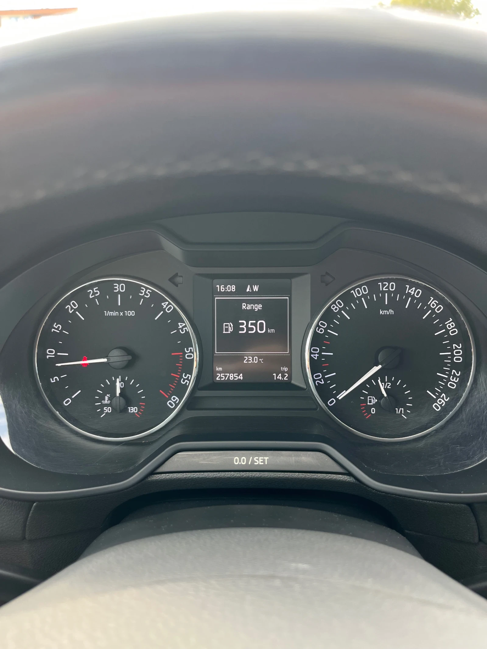 Skoda Octavia 2.0 TDI 150 кс, снимка 11 - Автомобили и джипове - 56073020