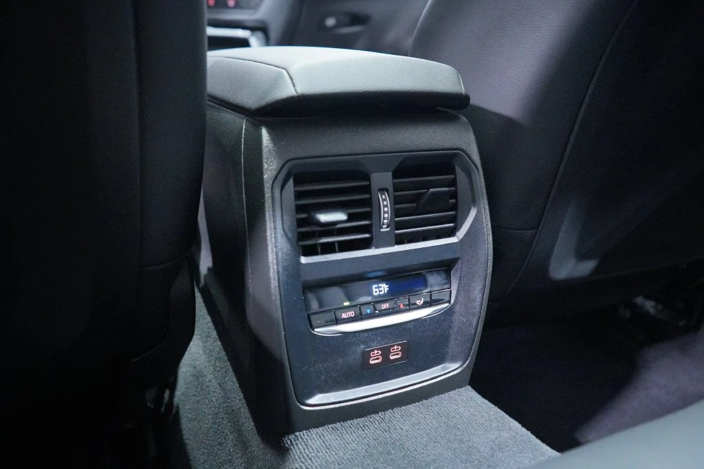 BMW 330 M-pkg| Full LED| �������| ����| Keyless| CarPlay | Mobile.bg � ����������� 16