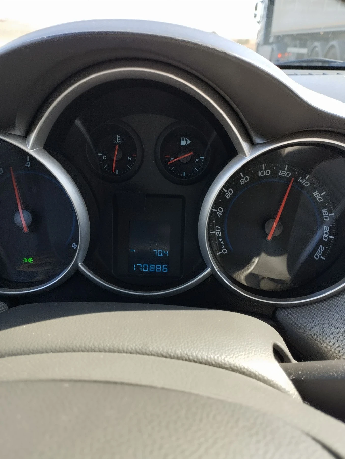 Chevrolet Cruze 1.6, снимка 13 - Автомобили и джипове - 56722016
