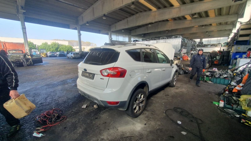 Ford Kuga 2.0 TDCI, снимка 6 - Автомобили и джипове - 48247342