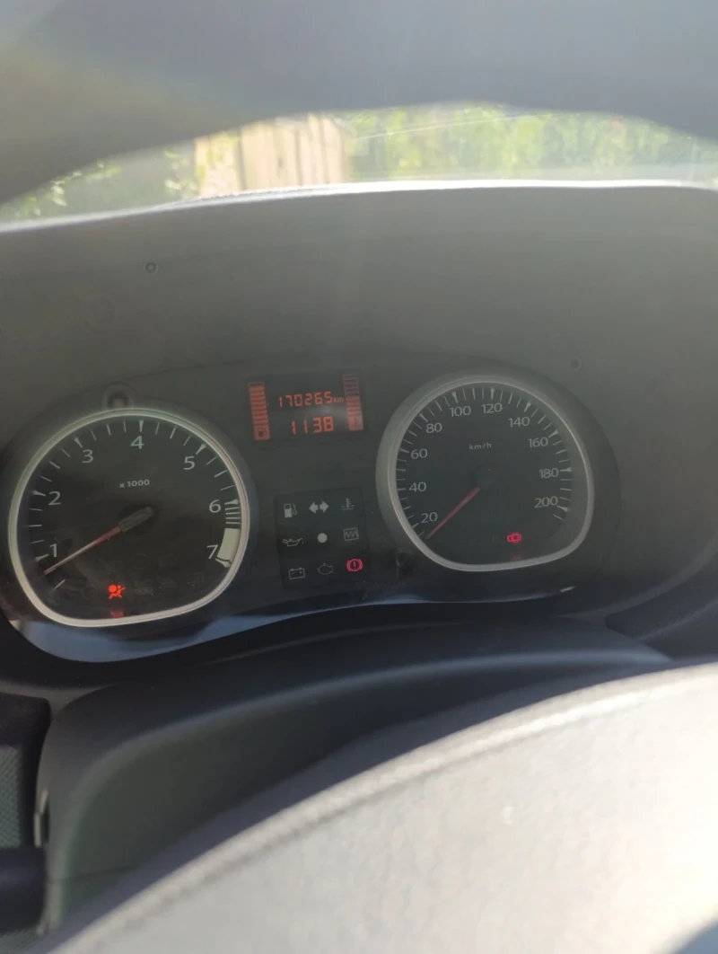 Dacia Duster 1.6, снимка 13 - Автомобили и джипове - 52598060