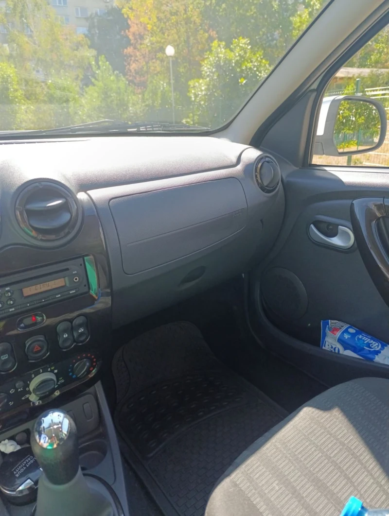 Dacia Duster 1.6, снимка 3 - Автомобили и джипове - 52598060