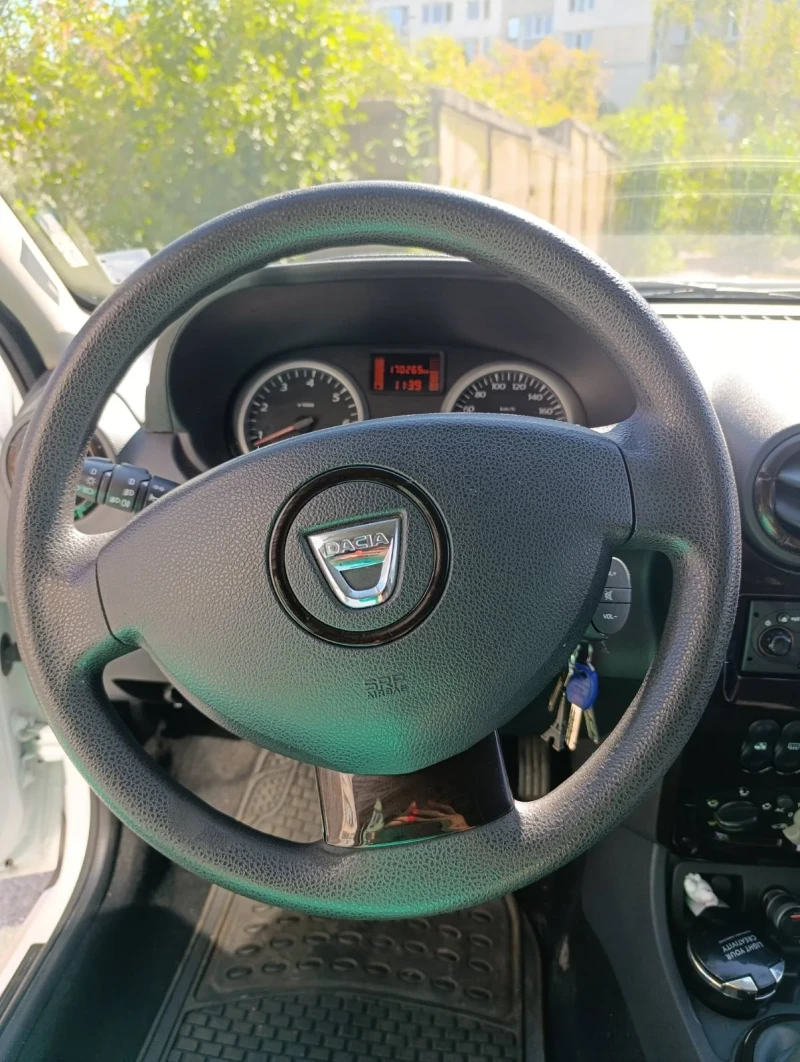Dacia Duster 1.6, снимка 2 - Автомобили и джипове - 52598060