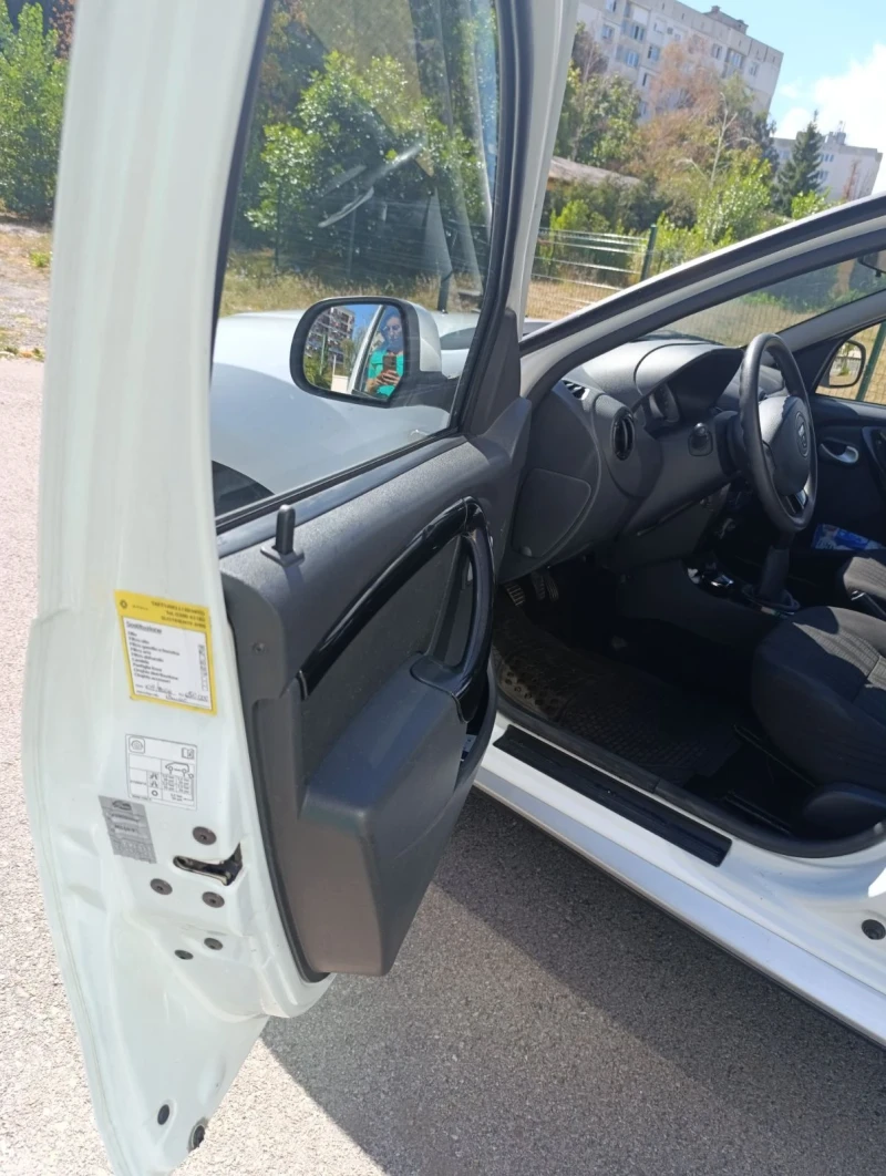 Dacia Duster 1.6, снимка 5 - Автомобили и джипове - 52598060