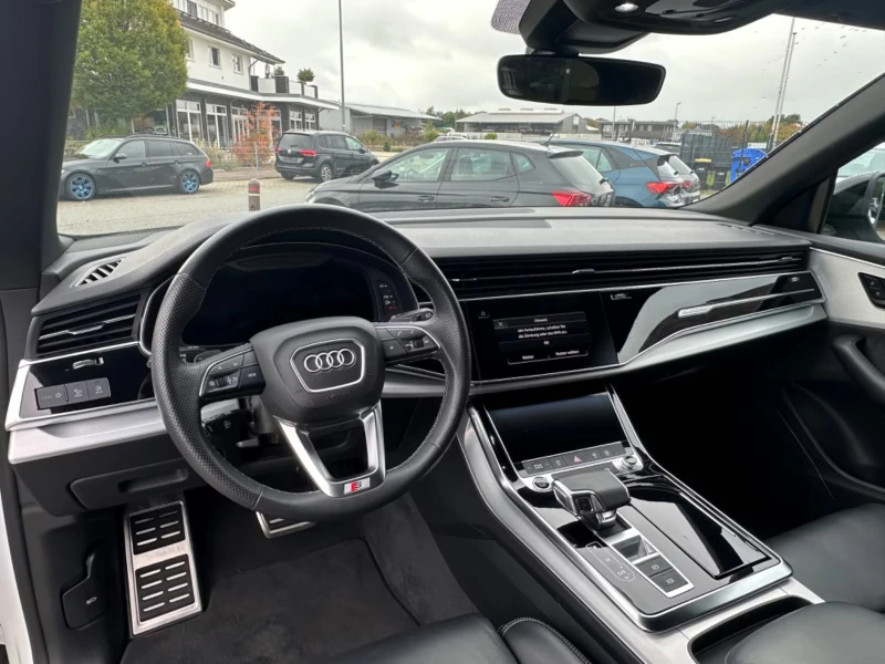 Audi Q8 55TFSIe/381HP/S-LINE/QUATTRO/KLESS/L.ASS/887f, снимка 13 - Автомобили и джипове - 52234736
