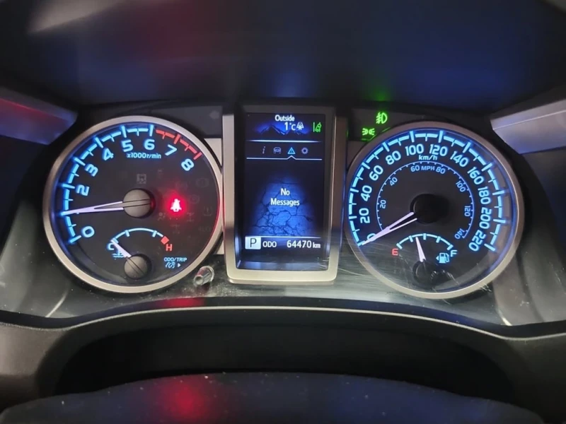 Toyota Tacoma * CREW CAB LONG BED * Oт TOYOTA дилър * CARFAX * , снимка 6 - Автомобили и джипове - 53437861