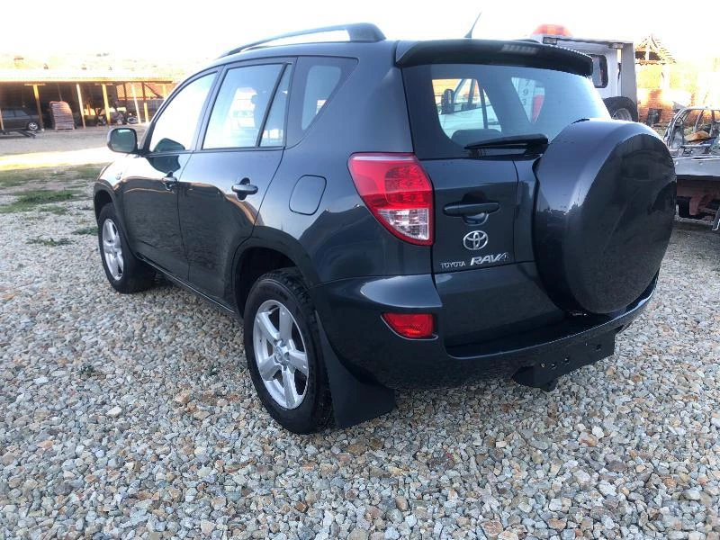 Toyota Rav4 2.2 136кс - изображение 4