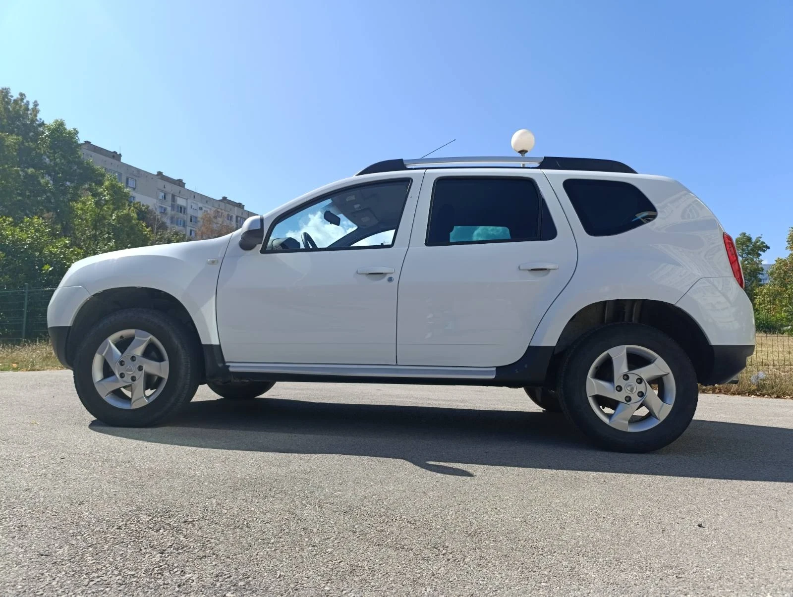 Dacia Duster 1.6 - изображение 6