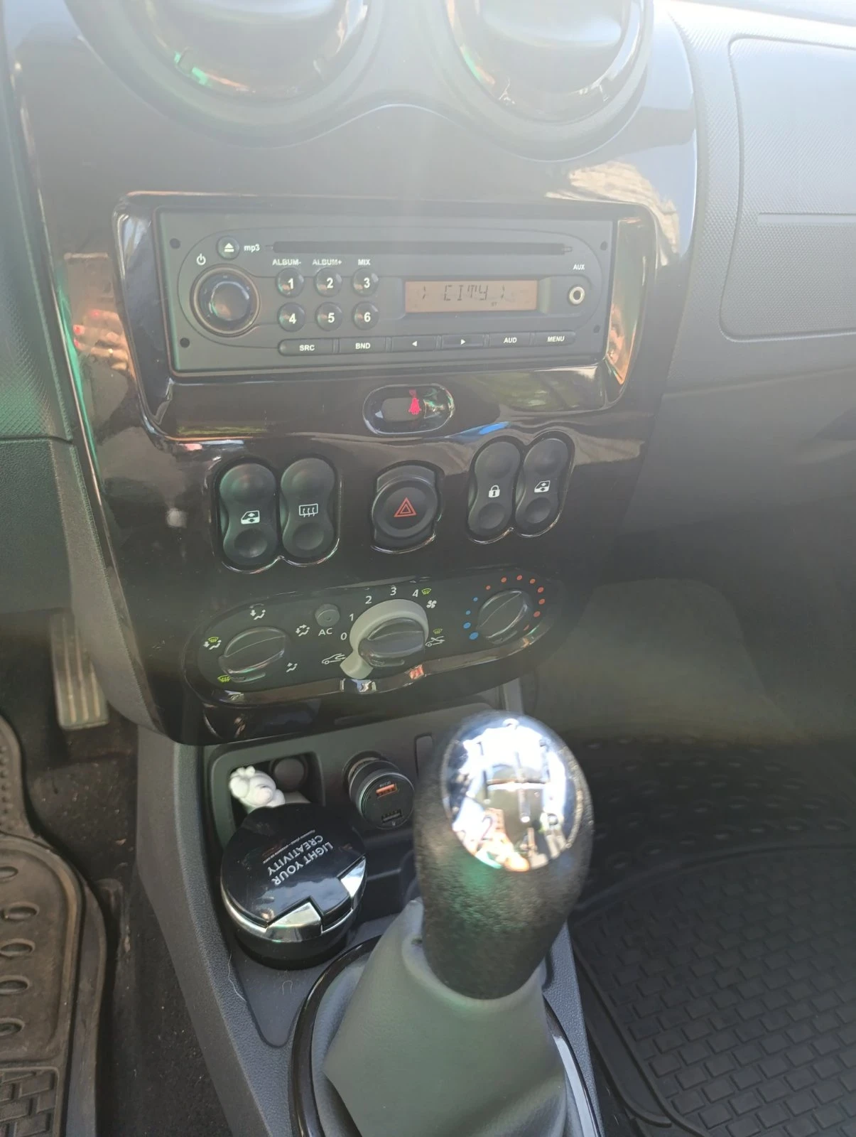 Dacia Duster 1.6 - изображение 4