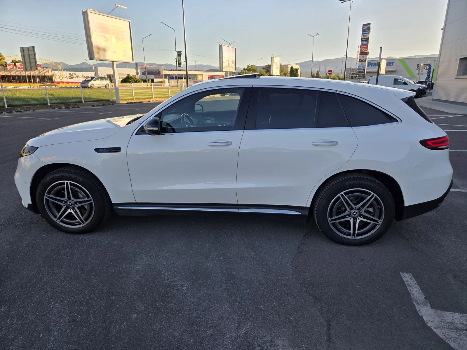 Mercedes-Benz EQC EQC 400 2022г. 4х4 - изображение 4