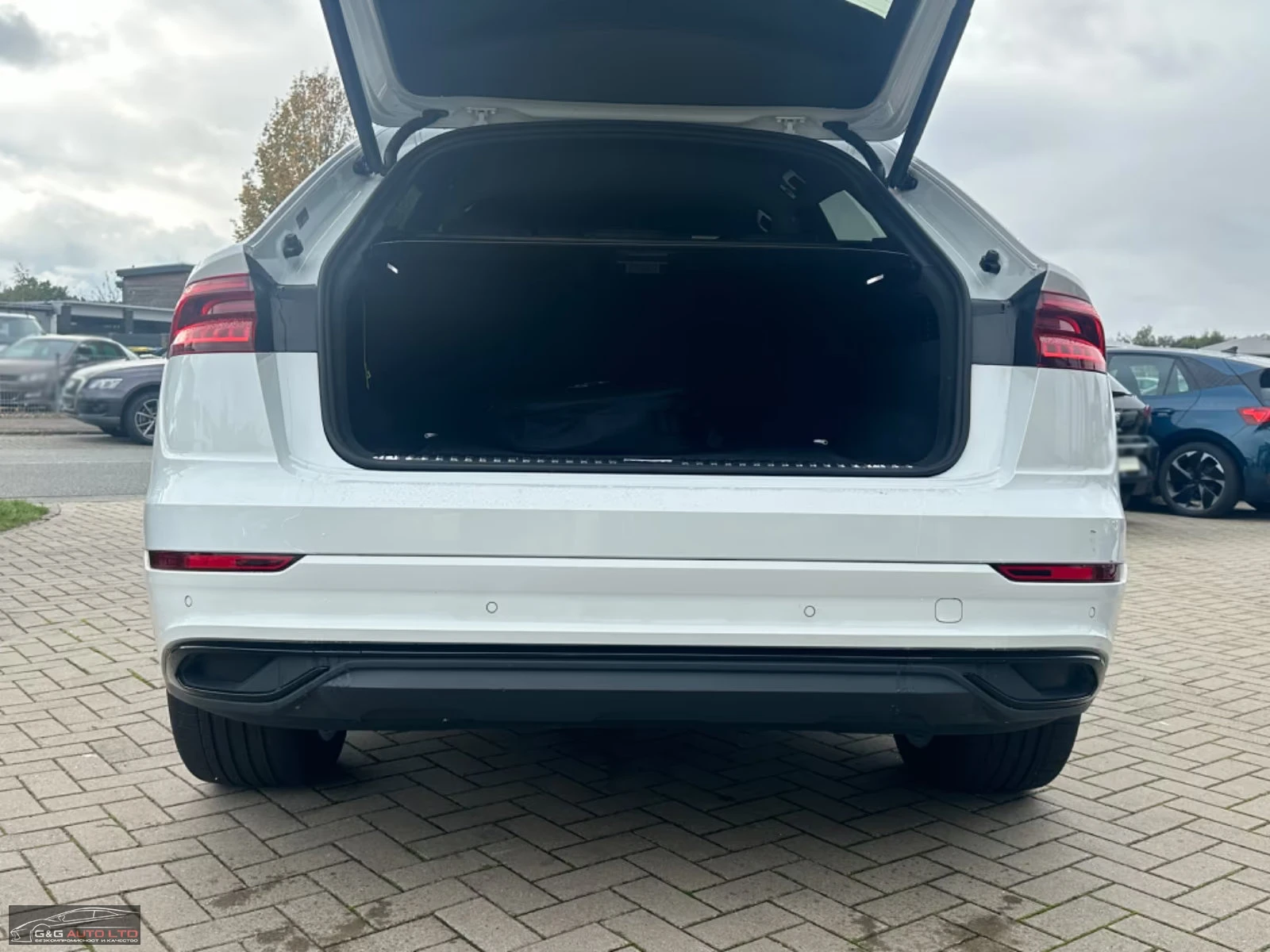 Audi Q8 55TFSIe/381HP/S-LINE/QUATTRO/KLESS/L.ASS/887f - изображение 9