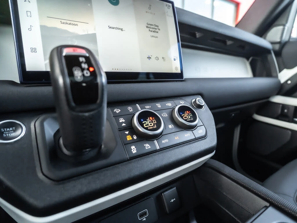 Land Rover Defender 110-X DYNAMIC SE AWD, снимка 15 - Автомобили и джипове - 53799985