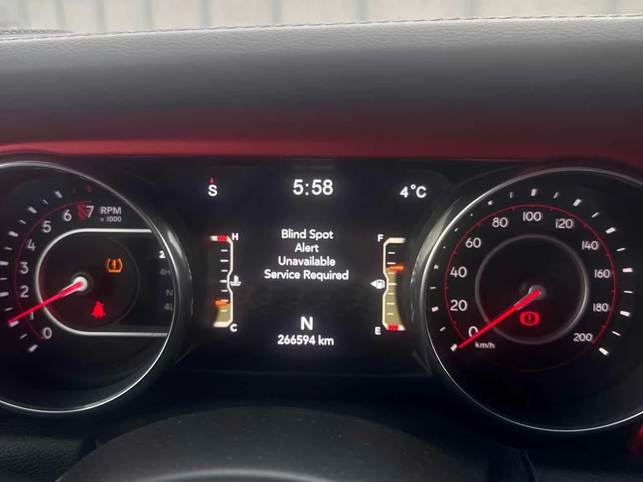 Jeep Wrangler RUBICON * БЪРЗИ/ВАБНИ* БЛОКАЖ НА ДЕФЕРЕНЦИАЛА* , снимка 8 - Автомобили и джипове - 53912278