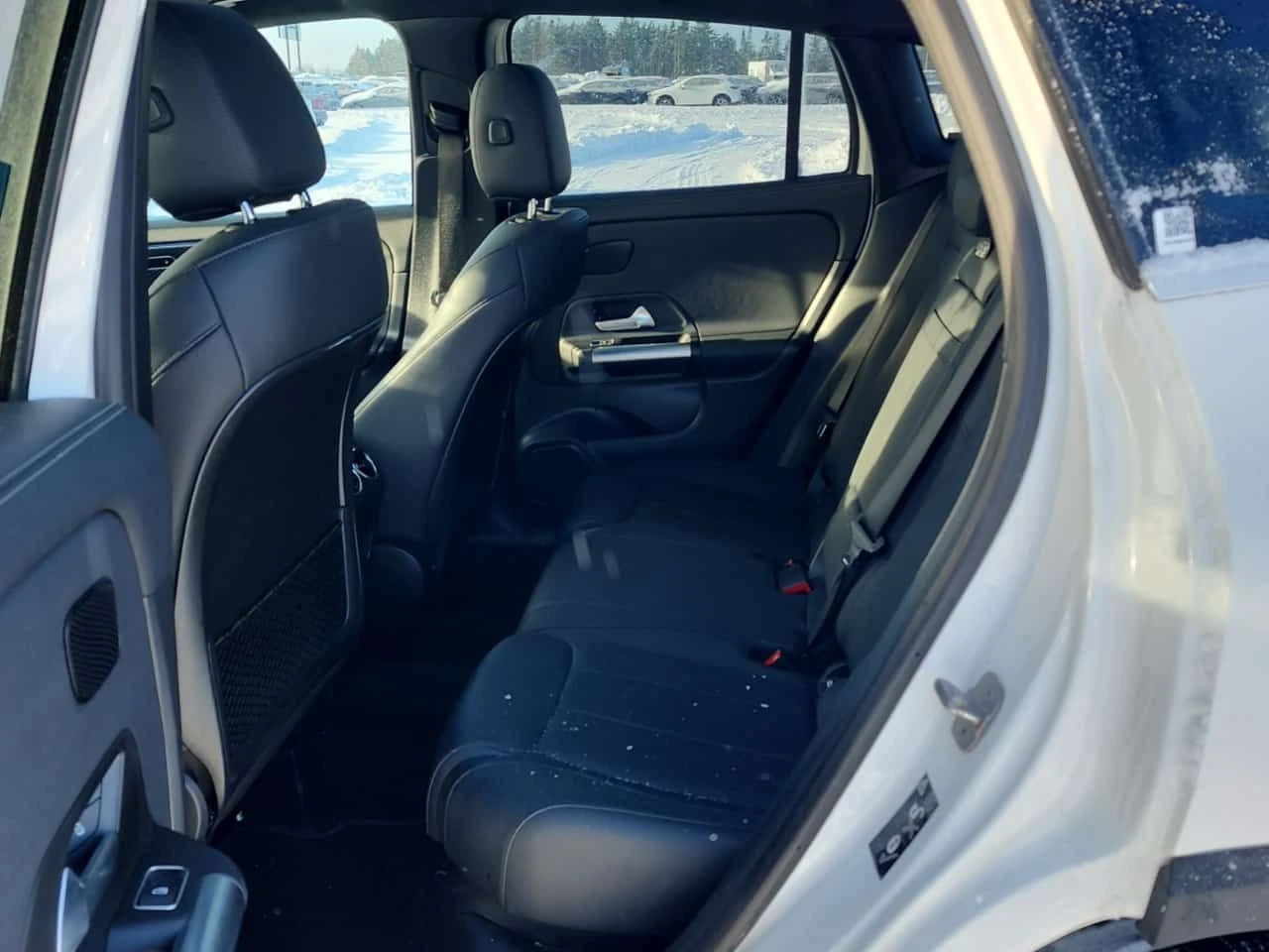 Mercedes-Benz GLA 250 ПАМЕТ| АМБИЕНТ| ПАНОРАМА| 2 КЛЮЧА| , снимка 12 - Автомобили и джипове - 54004697