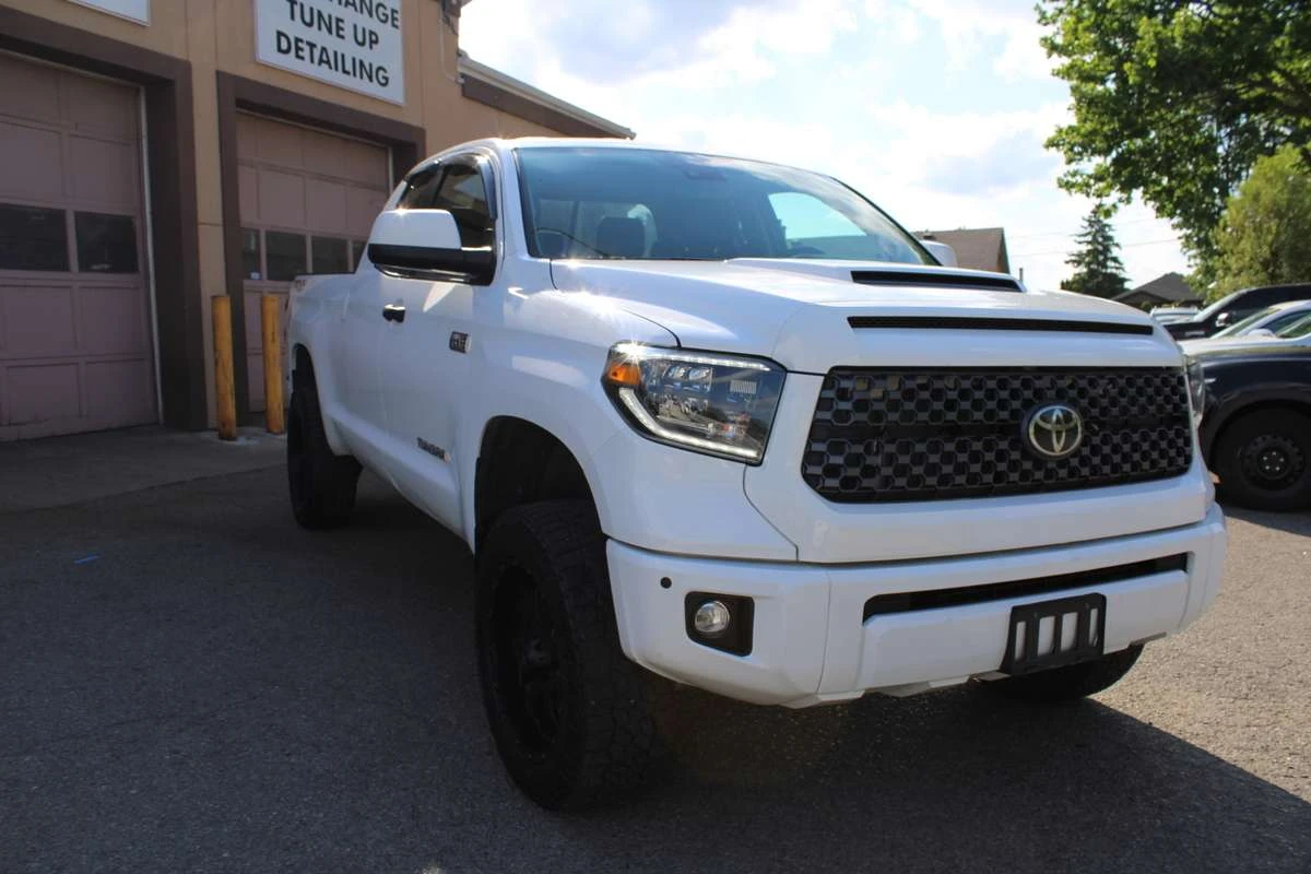 Toyota Tundra SR5 / АВТОМАТИК / КОЖА / КАМЕРА / ЦЕНА ДО БГ, снимка 6 - Автомобили и джипове - 54886794